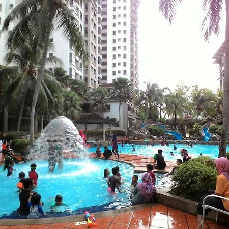 Aparthotel Costa Mahkota à Malacca Extérieur photo