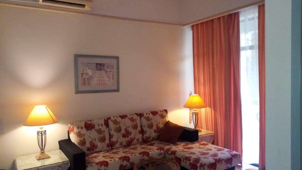 Aparthotel Costa Mahkota à Malacca Extérieur photo