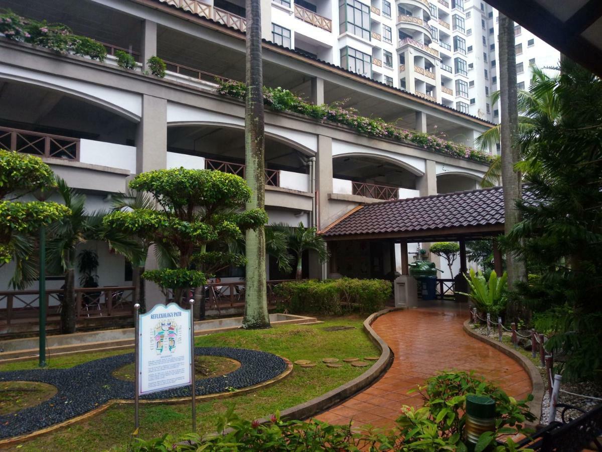 Aparthotel Costa Mahkota à Malacca Extérieur photo