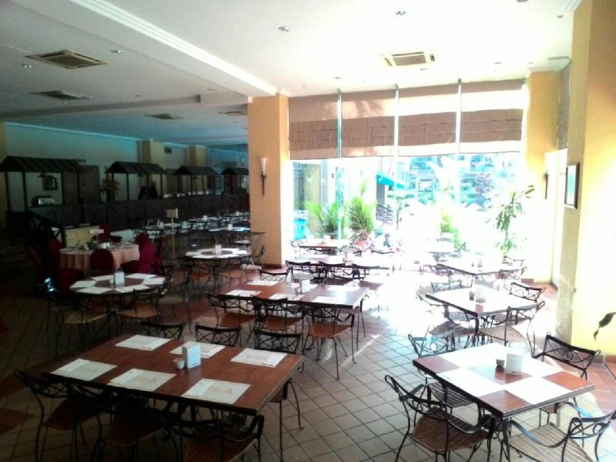 Aparthotel Costa Mahkota à Malacca Extérieur photo